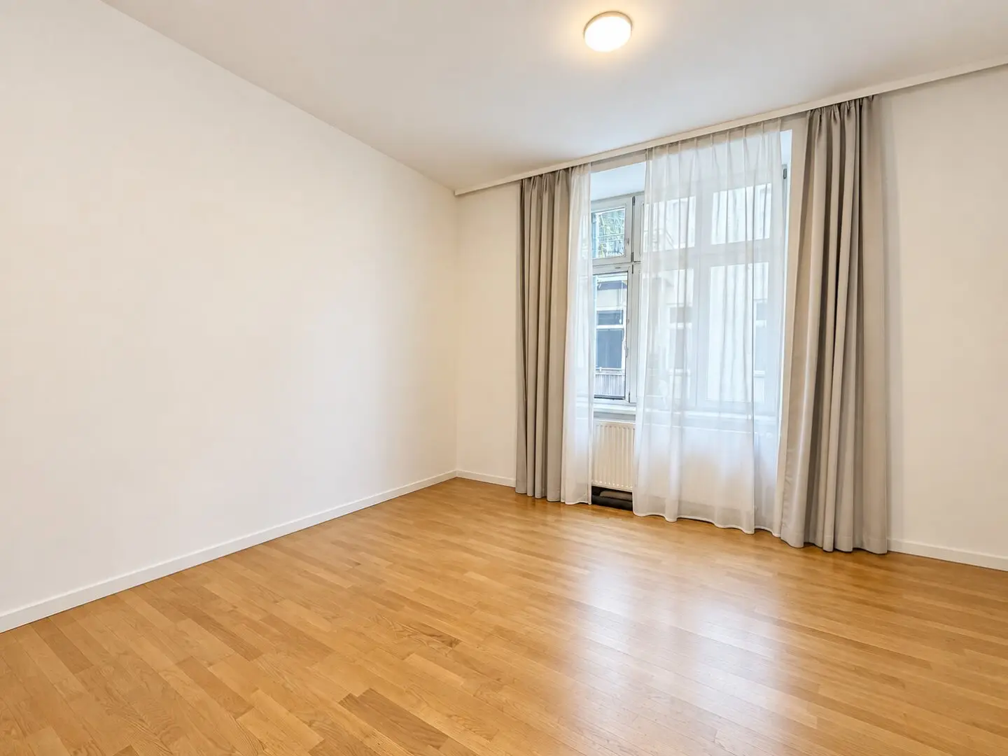 Charming 3-room period apartment with balcony near Prater and Danube Canal