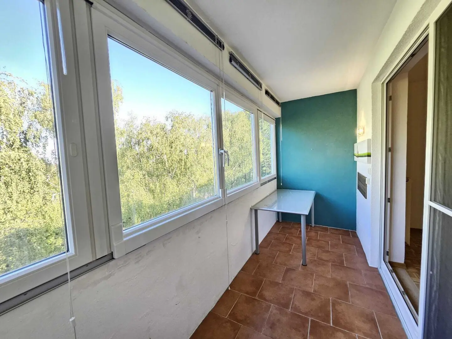 *** WINTERGARTENARTIG LOGGIA *** TOP LAGE & ZUSTAND *** ZENTRALE LAGE * RUHIGE & GRÜNE UMGEBUNG ***