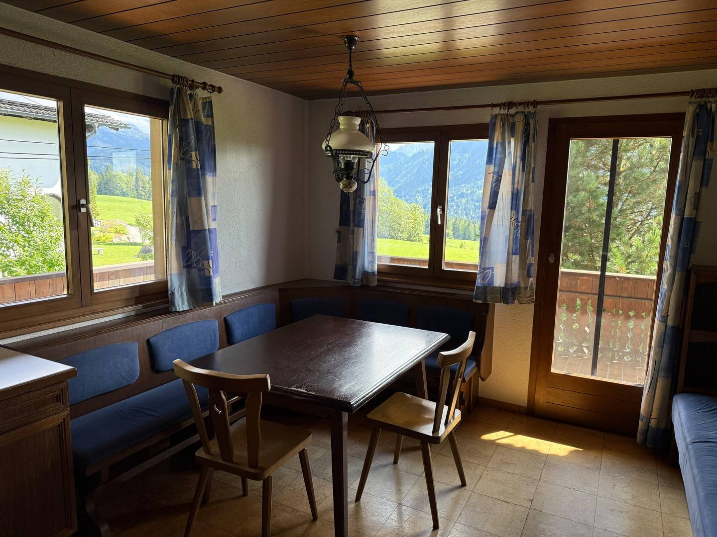 Quiet apartment with garden and garage