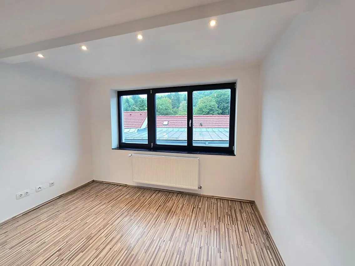 ***HELLES LOFT *** KFZ STELLPLATZ *** GEMEINSCHAFTSGARTEN *** VR-RUNDGANG ***