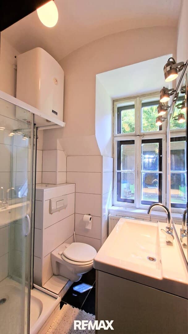 Location, Location, Location! Flatshare suitable 4-room near the university at the foot of the Schlossberg!
