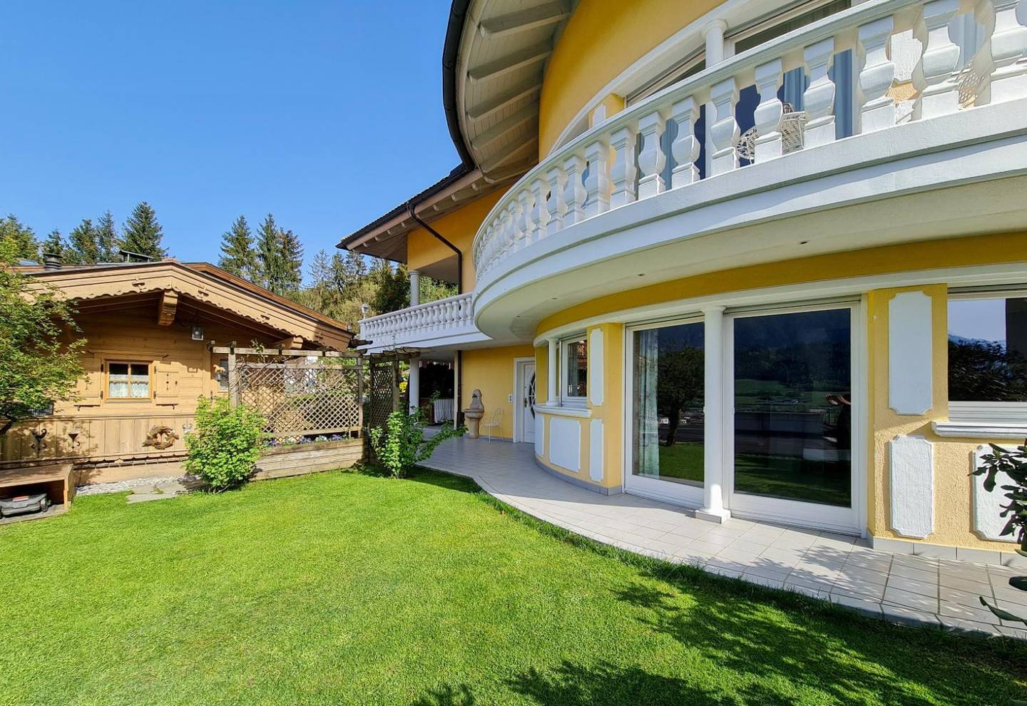 Sonnige Loftwohnung am Waldrand mit Terrasse