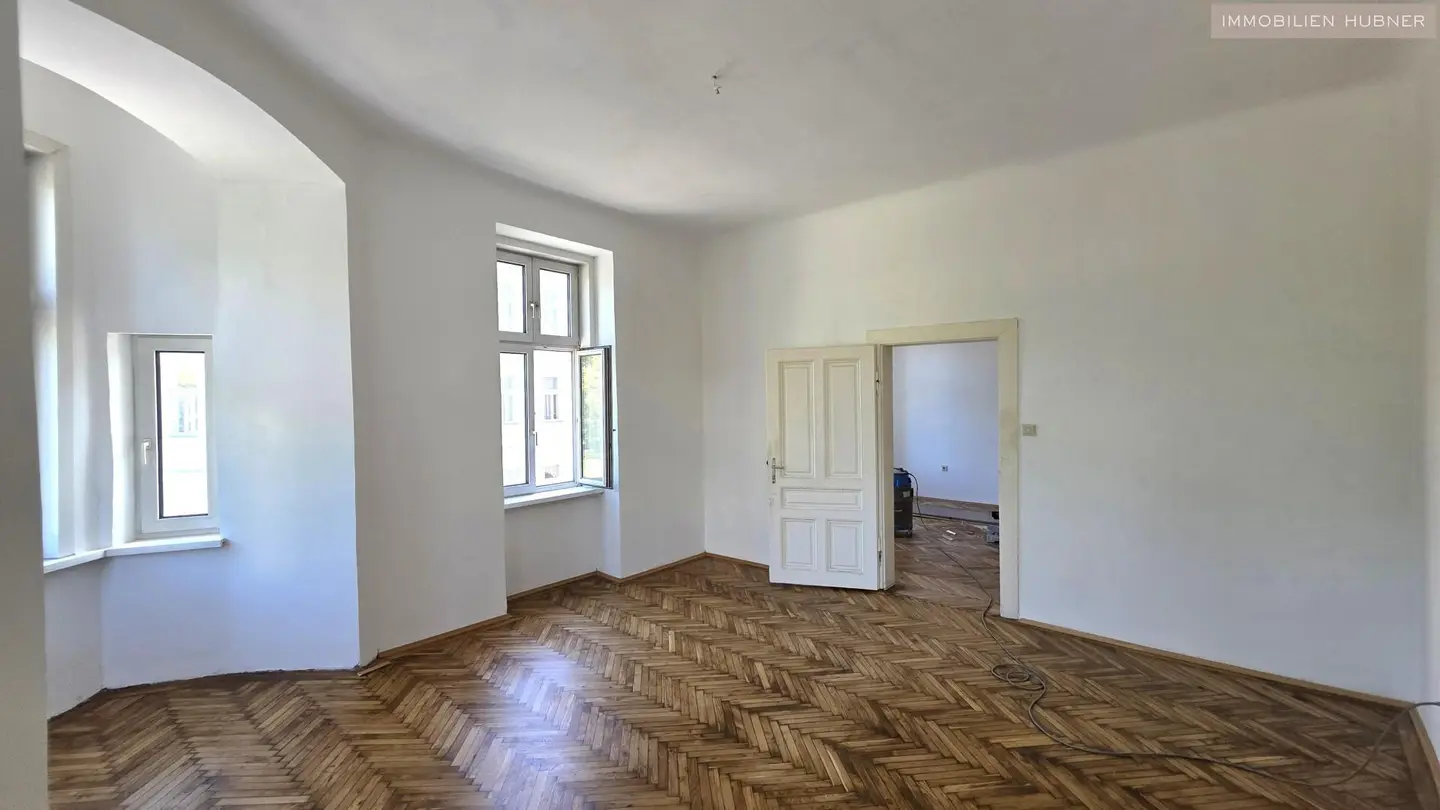Parkseitige Altbauwohnung mit Lift
