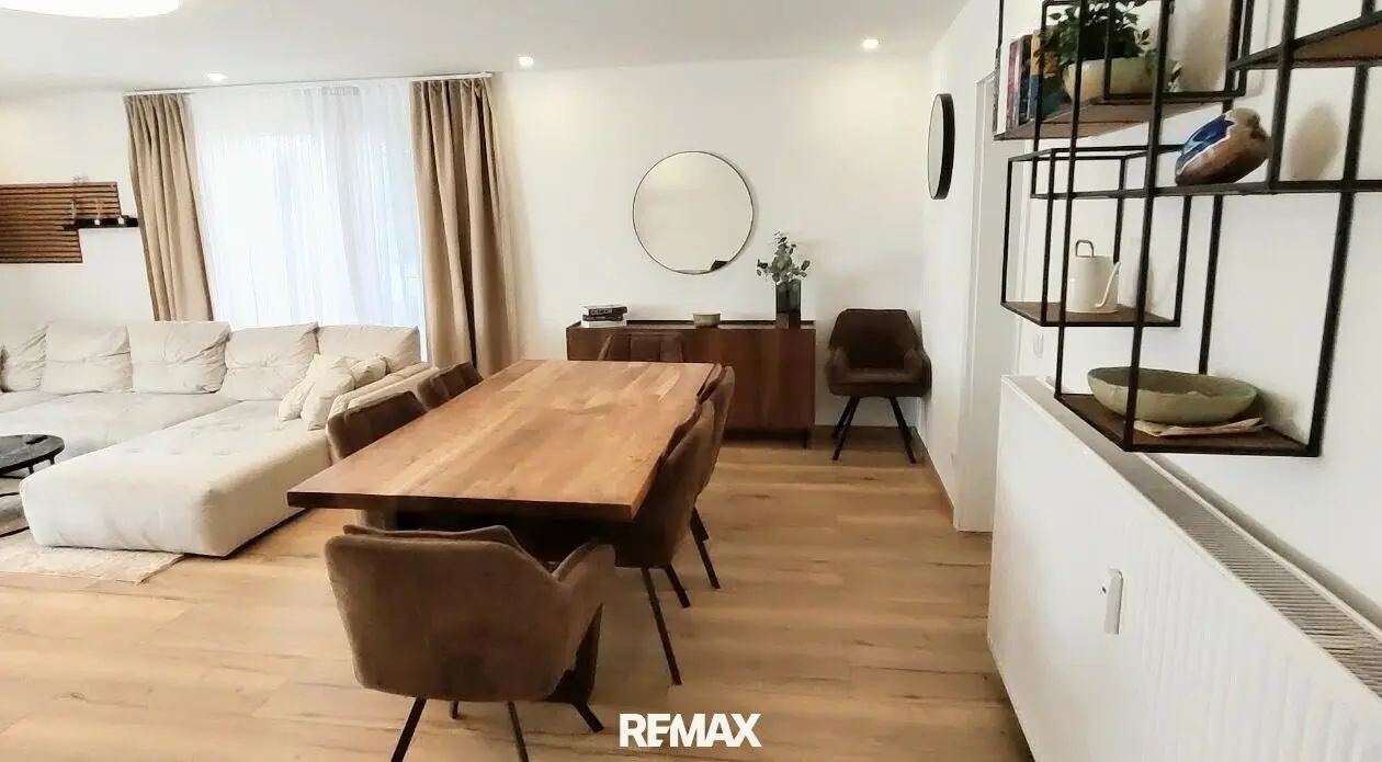 Elegant Living: 3-Room Apartment with Balcony and Rooftop Terrace Highlight