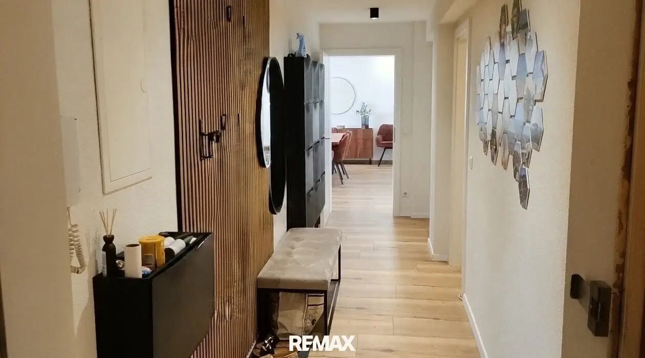 Elegant Living: 3-Room Apartment with Balcony and Rooftop Terrace Highlight