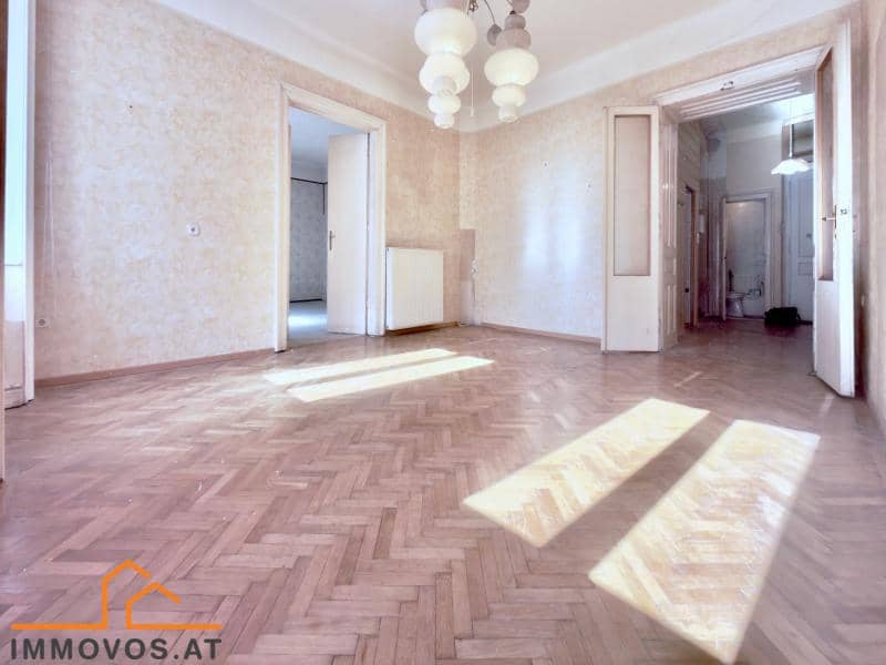 Altbauwohnung with high ceilings near Augarten