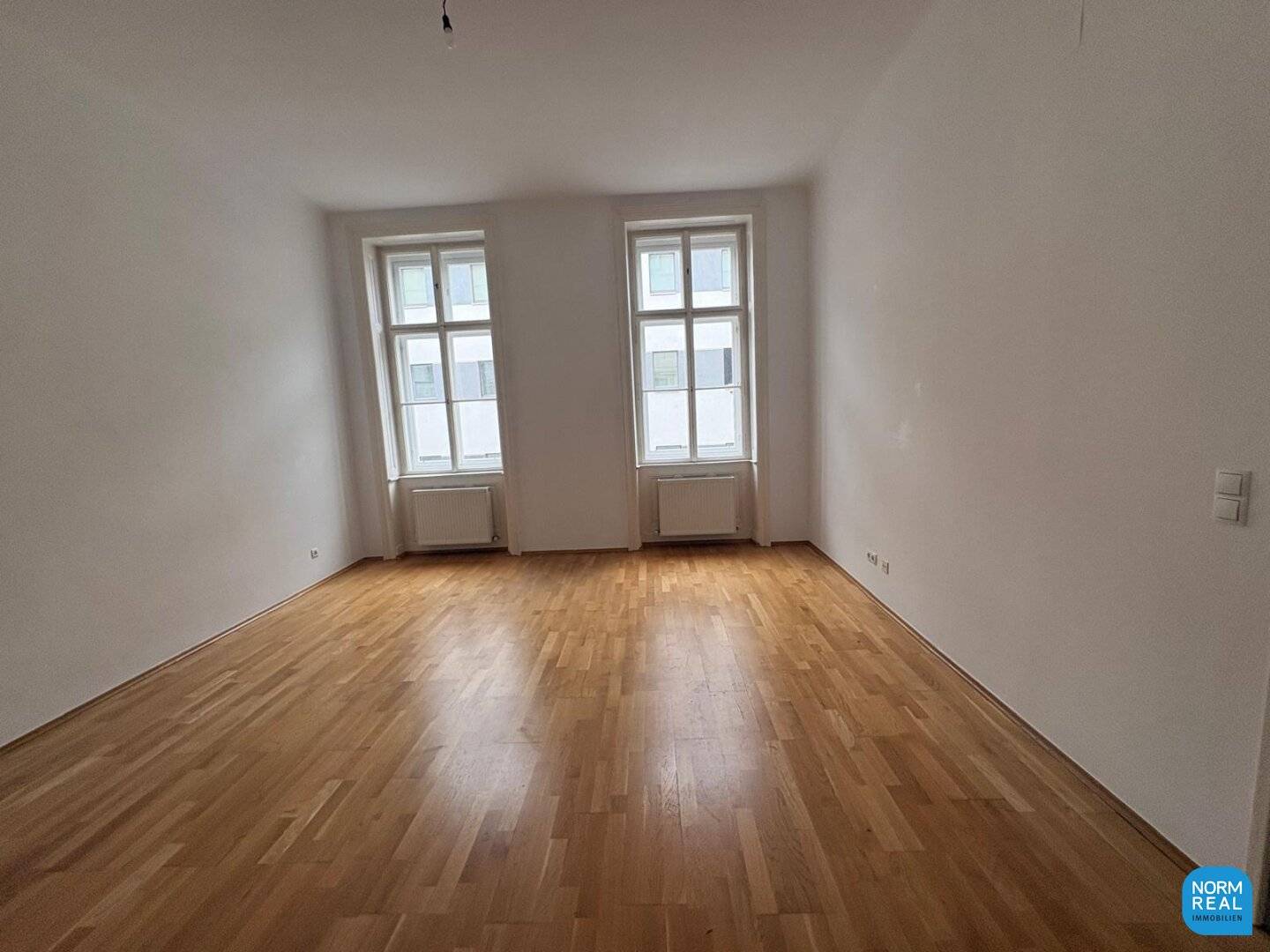 Unbefristet: Altbau 3 Zimmer zentral