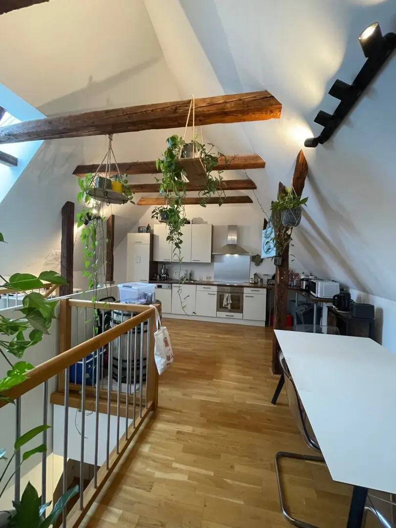 Graz-Zentrum Gries: Optimal vermietbar: Durchdachte, umgebaute 4 Zimmer-Maisonette als Kapitalanlage!  3.OG BJ 1900
