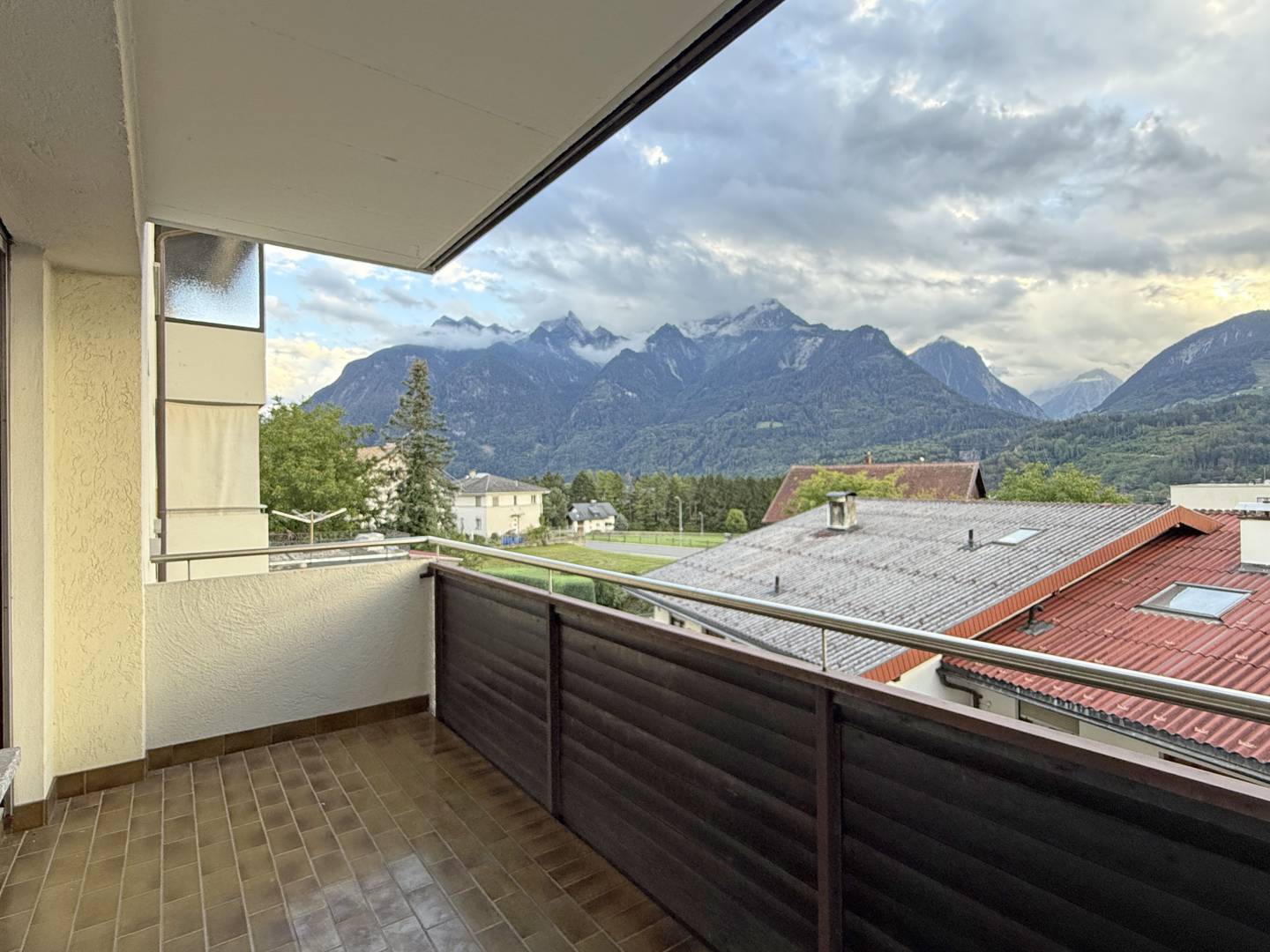 Zentrale Wohnung mit großem Kellerabteil und Terrasse
