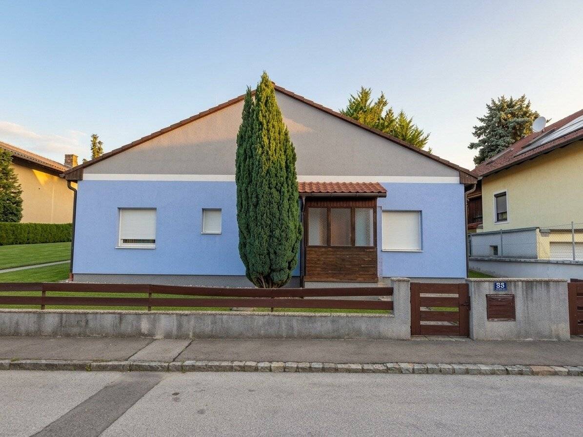 EINFAMILIENHAUS MIT AUSBAUPOTENZIAL IN GEFRAGTER WOHNLAGE