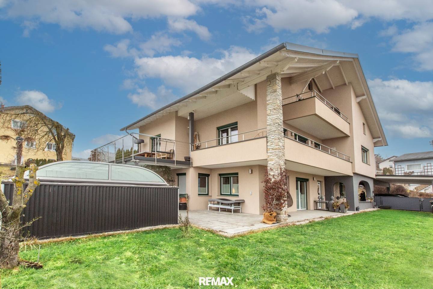 Prime location Gallneukirchen: Comfortable residential house with its own commercial space