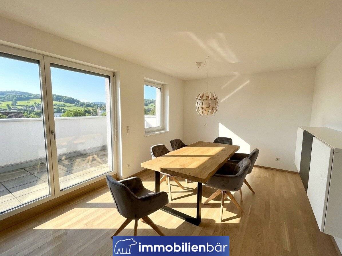 Top aufgeteilte 3-Zimmerwohnung in Schlüsslberg mit großer Terrasse