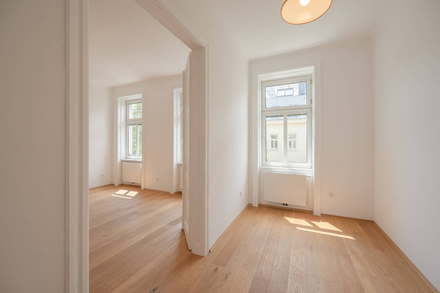 ++NEU++ Perfectly laid out 2-room old building apartment in sought-after location