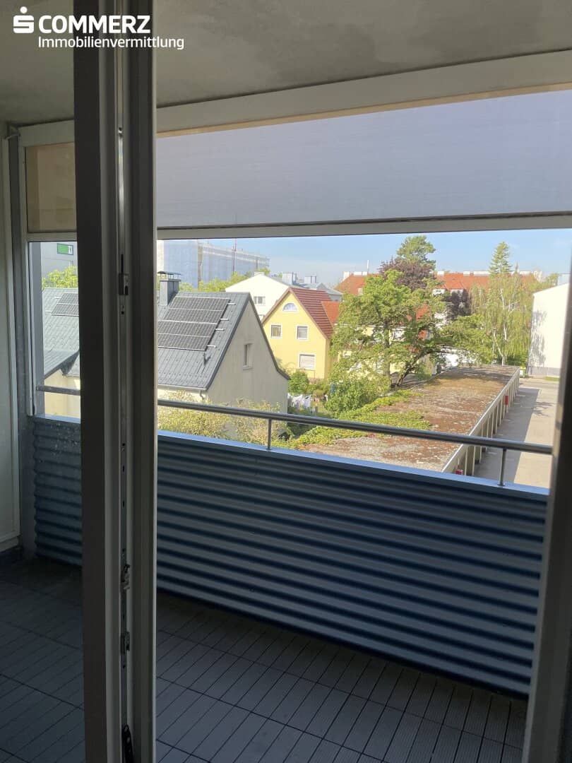 Spacious apartment with loggia