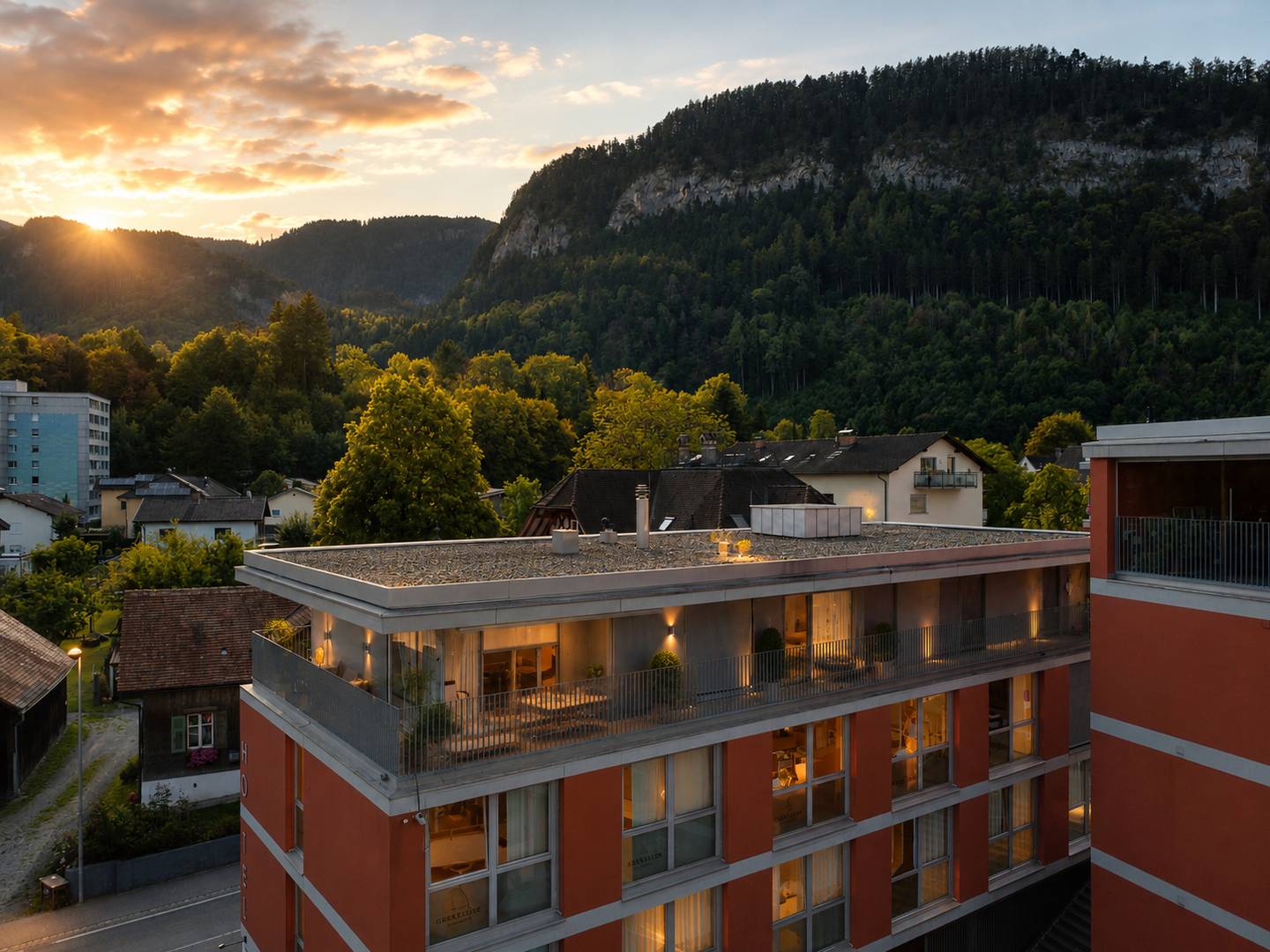 Penthouse mit großer umlaufender Terrasse und Aufzug