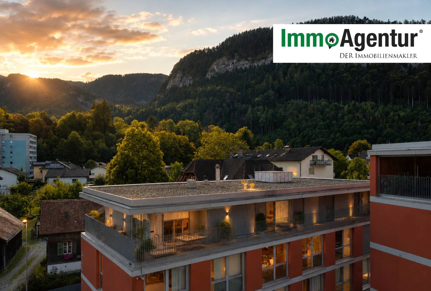 Penthouse mit großer umlaufender Terrasse und Aufzug