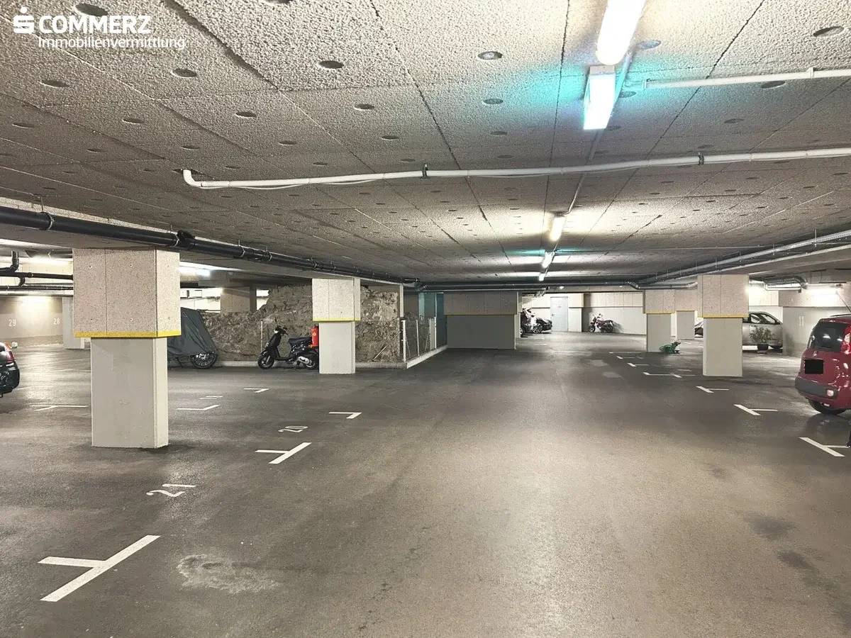 Freier Tiefgaragenparkplatz