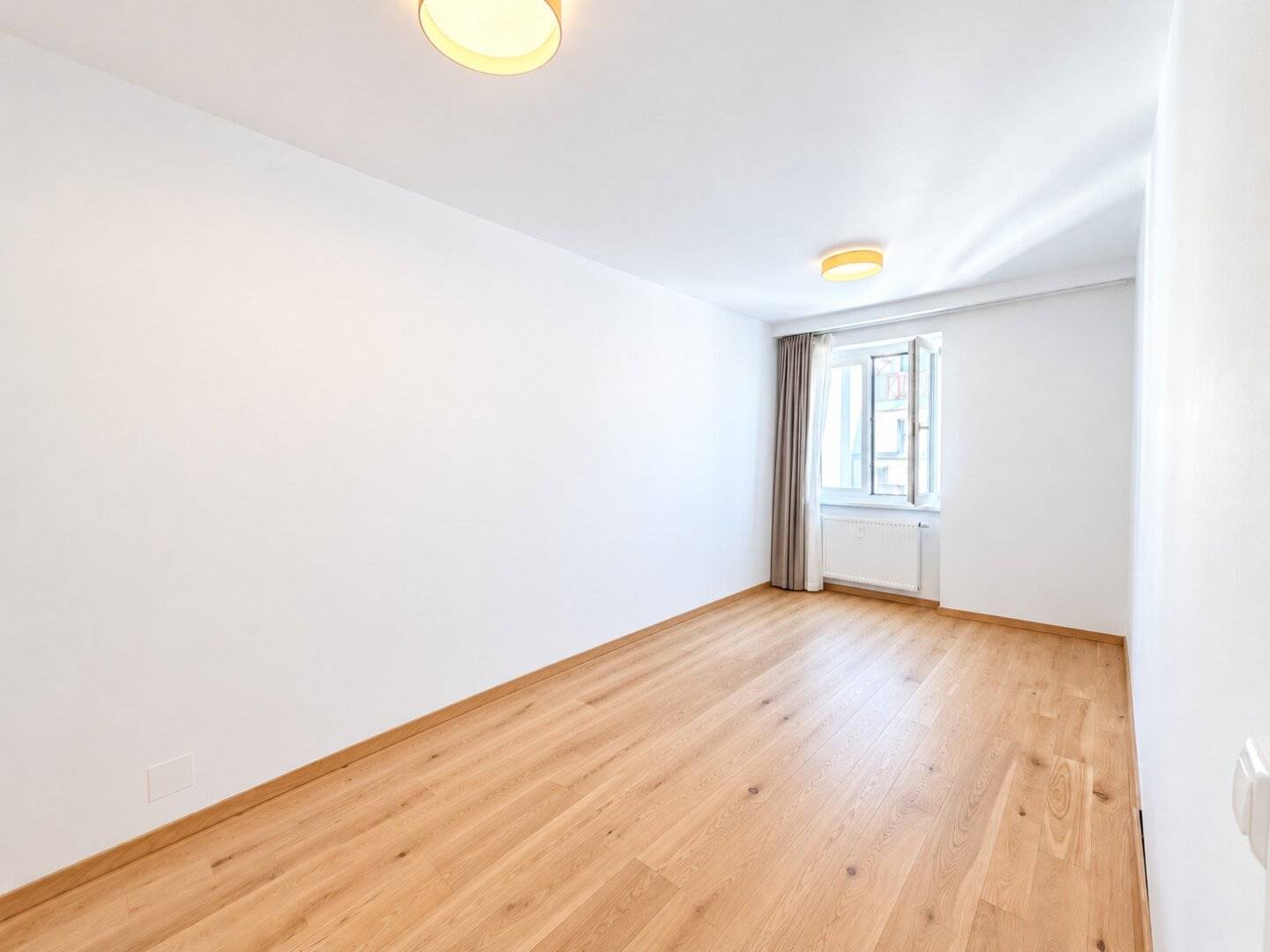 NÄHE KARMELITERVIERTEL - modernisierte DG-Wohnung - 2,5 Zimmer - ca. 67m² WFL - Ruhelage