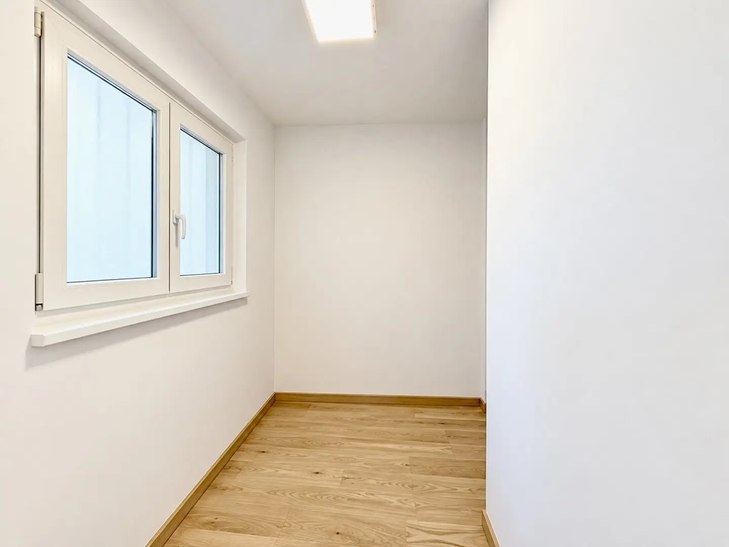 NÄHE KARMELITERVIERTEL - modernisierte DG-Wohnung - 2,5 Zimmer - ca. 67m² WFL - Ruhelage