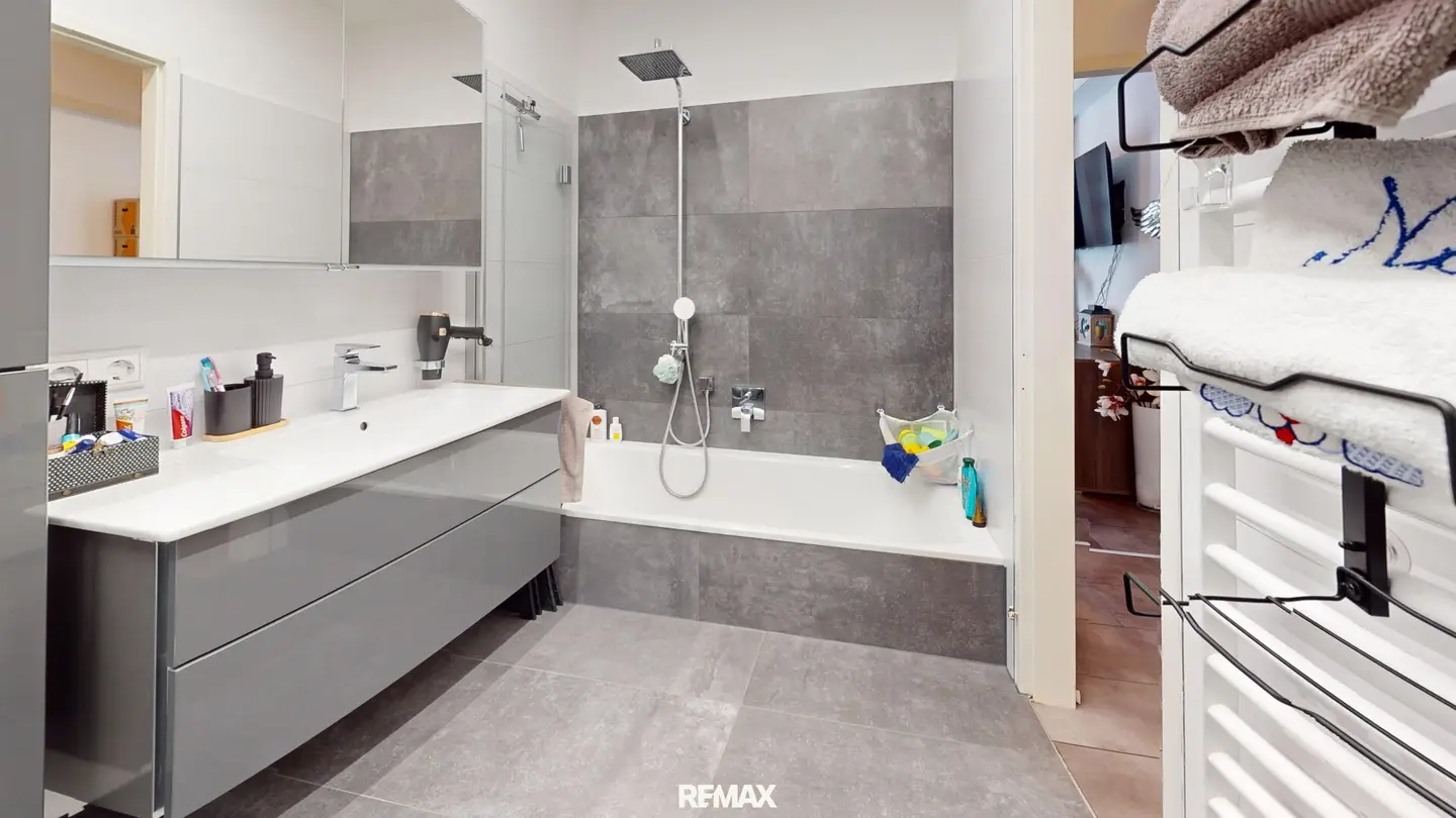 Attractive modern 3-room apartment with large terrace