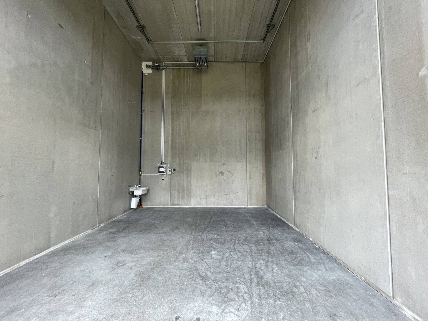 KURZZEITMIETE MÖGLICH! Betriebs-/ Produktions- oder Lagerhalle mit ca. 119 m² Fläche im Business Park Regau , 1A-Lage, Nähe A1 Westautobahn - SOFORTBEZUG (Top 03a)