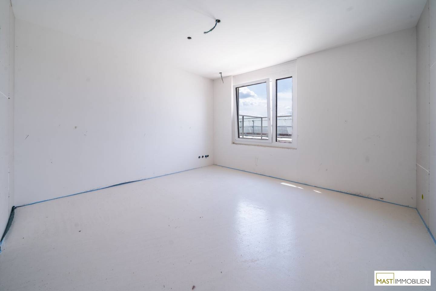Attic apartment in the An der Schanze project with roof terrace