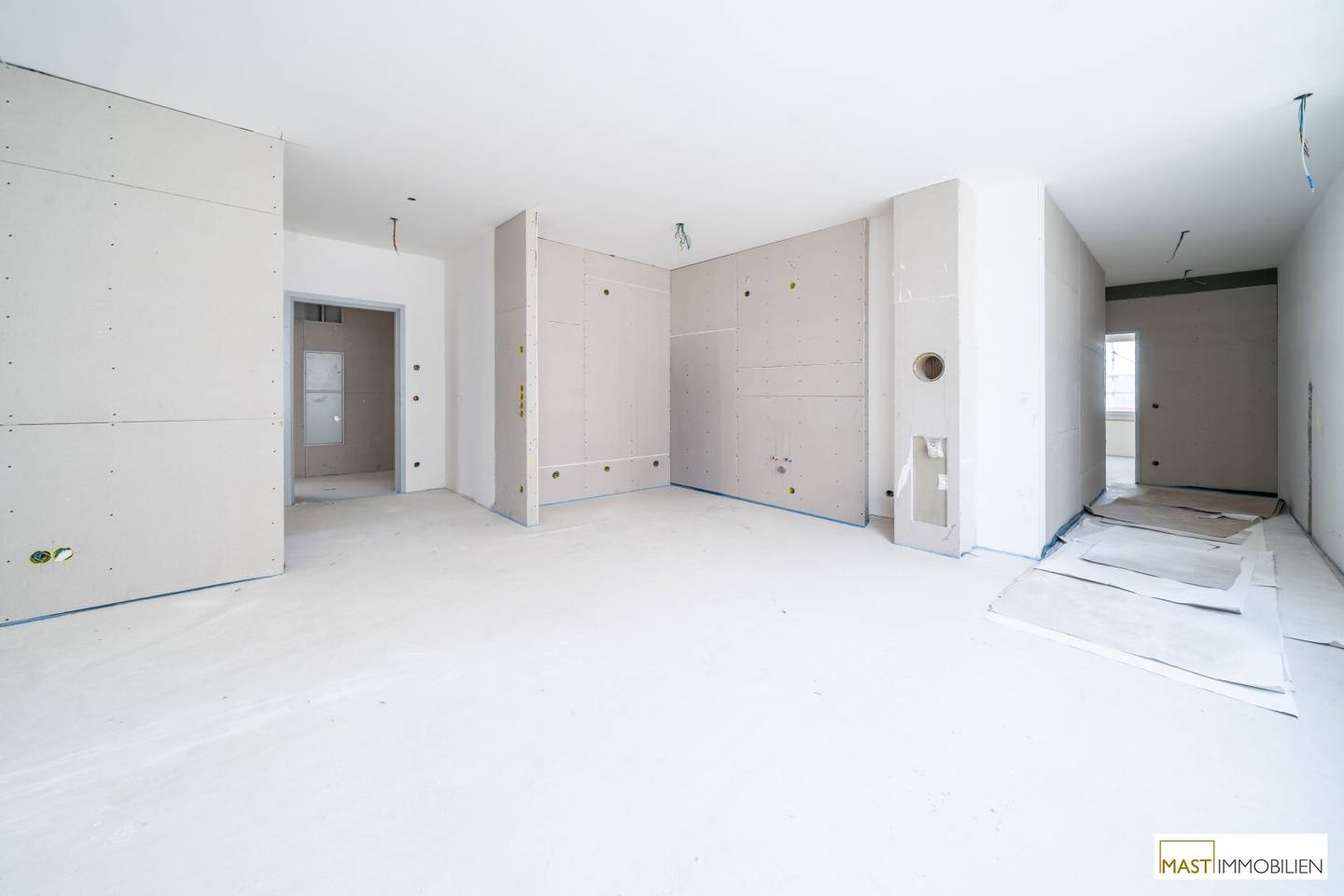 Attic apartment in the An der Schanze project with roof terrace