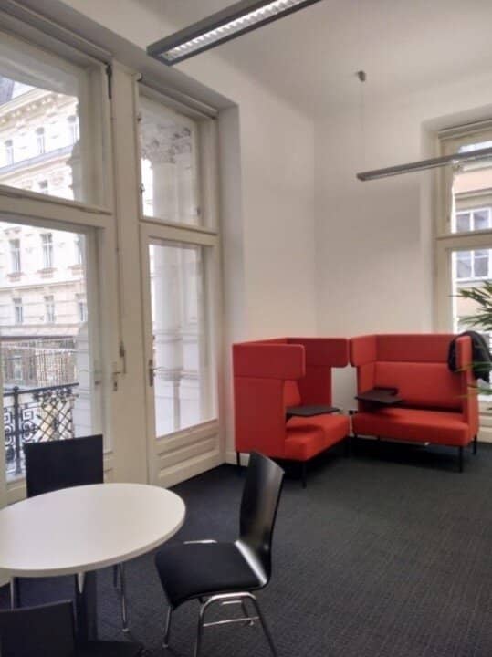 two representative furnished office rooms for up to 11 workstations, office share