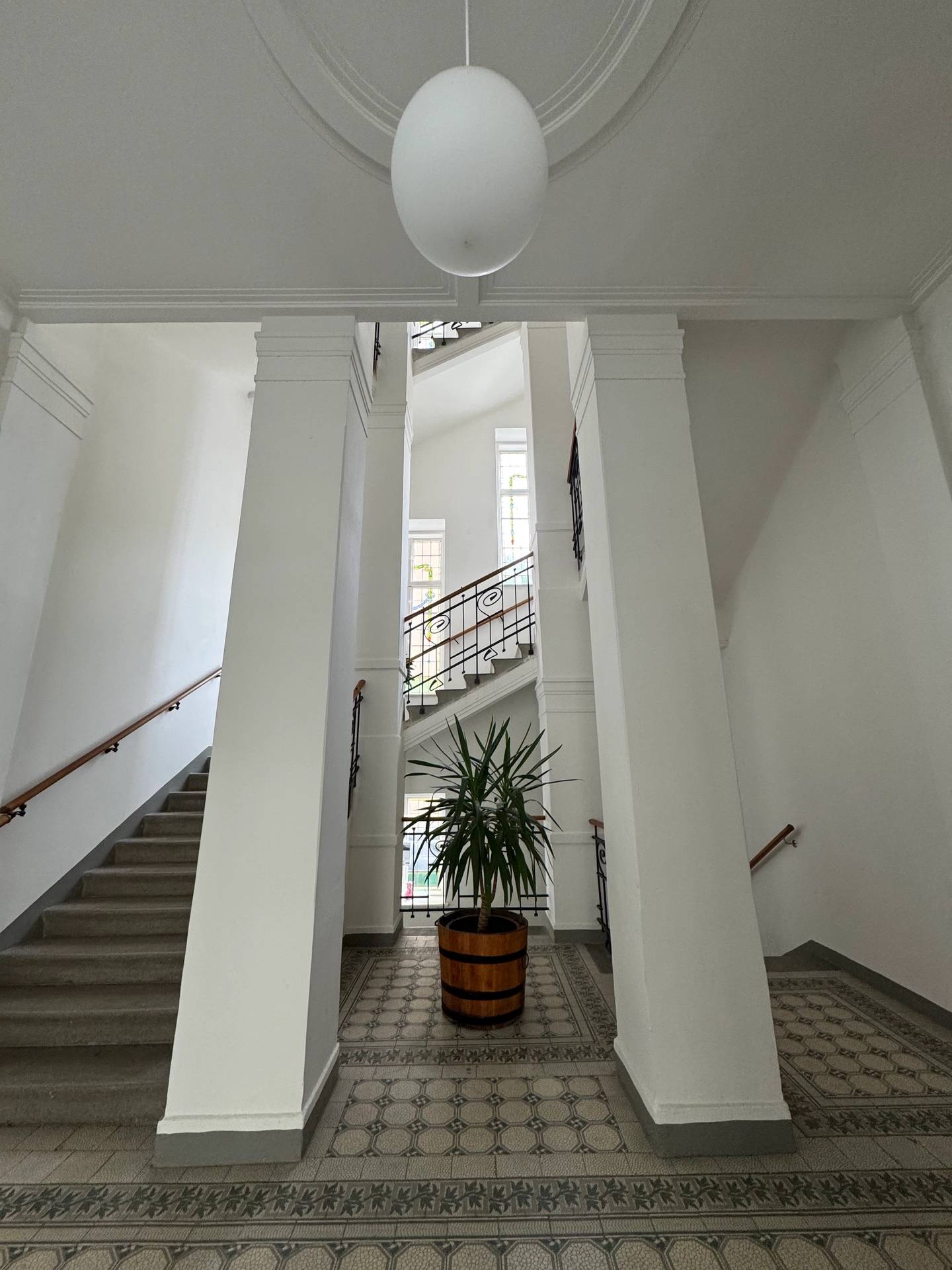 Wohnung with lift and generous ceiling height