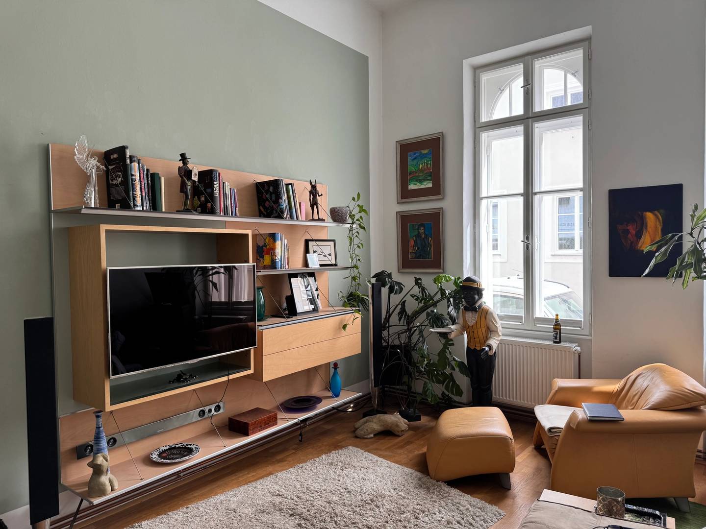 Wohnung with lift and generous ceiling height