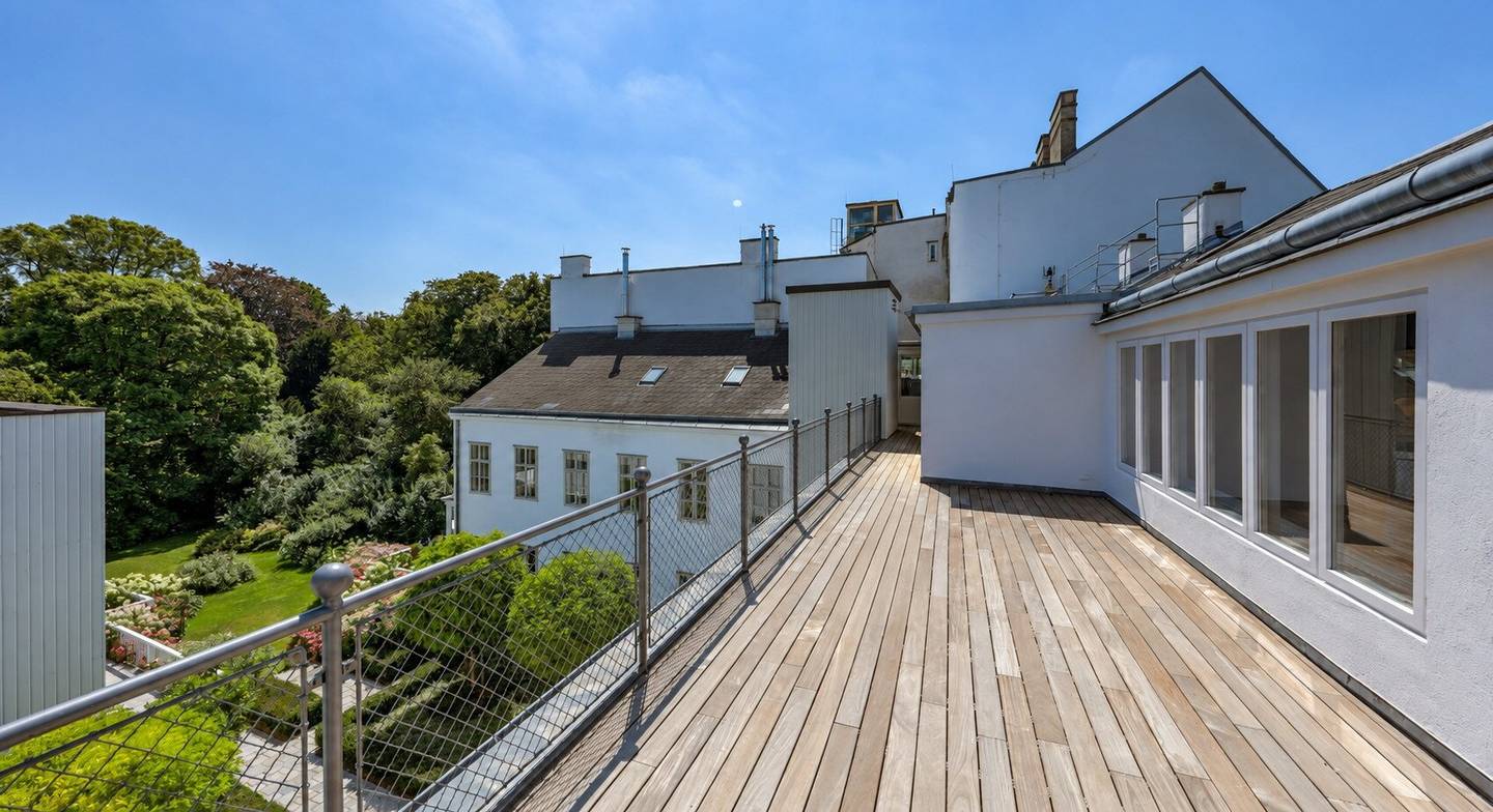 DACHGESCHOSS-TRAUM auf einer Ebene in bester Hietzinger Ruhelage