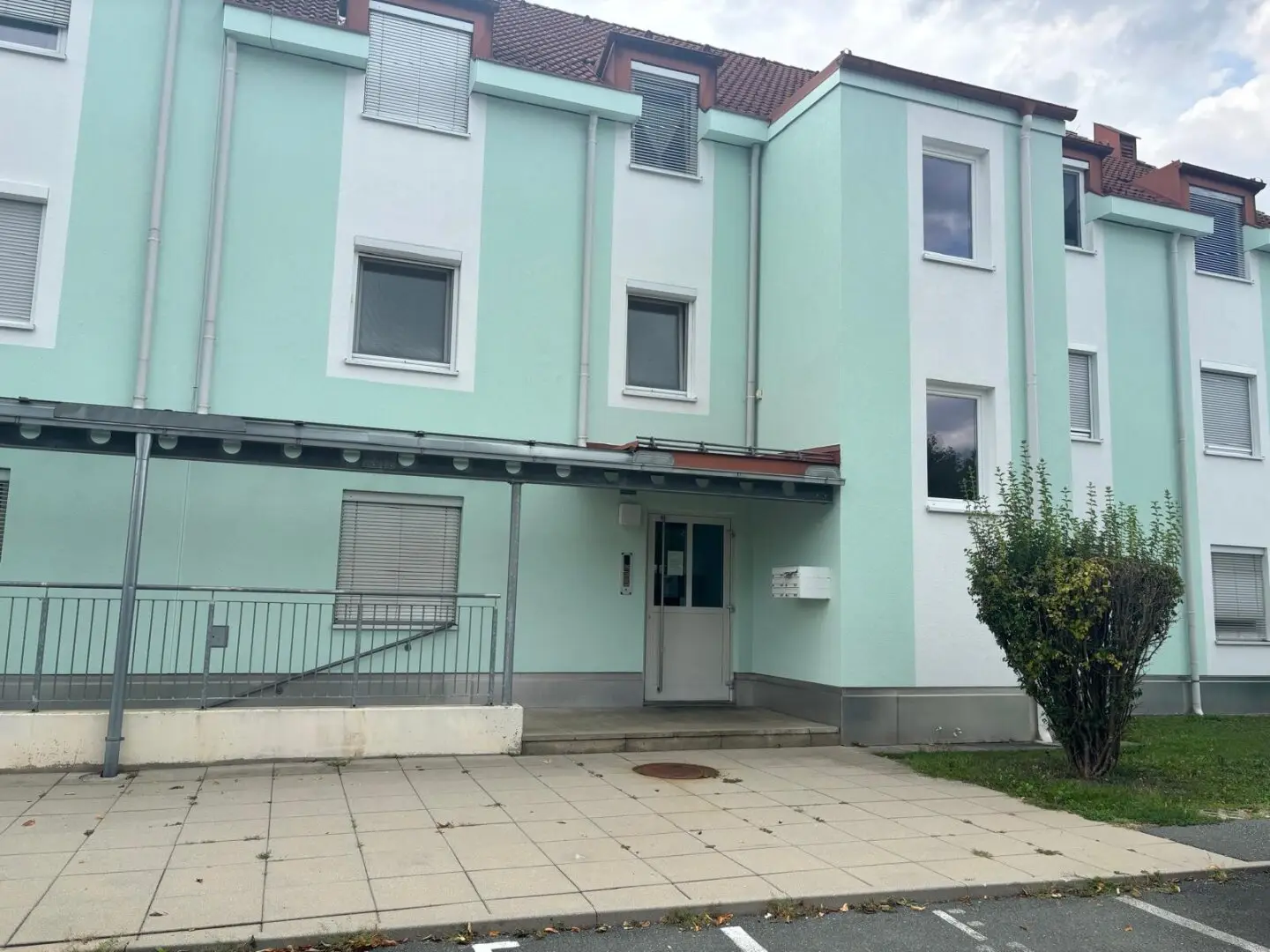 Attractive investment apartment with terrace and private garden in central location near Graz