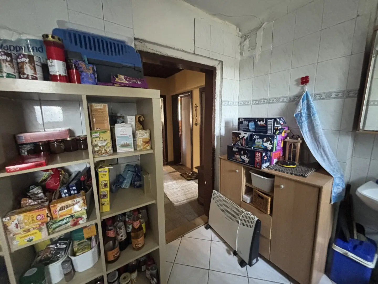 COMING SOON! Single-family house in need of renovation with XXL garages, workshop and storage areas Römerstraße Haibach ob der Donau Bidding procedure Start price: 150.000 ,-