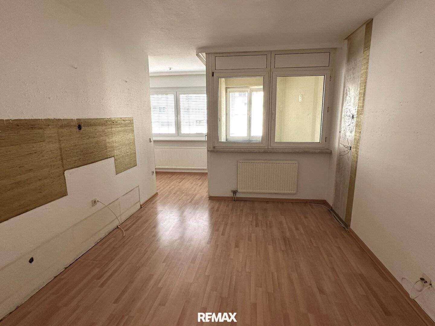 Top located 2-room apartment in Urfahr with loggia, elevator, garage and communal garden near JKU