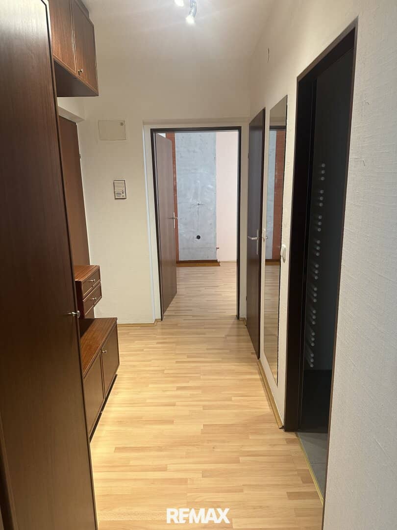 Top located 2-room apartment in Urfahr with loggia, elevator, garage and communal garden near JKU