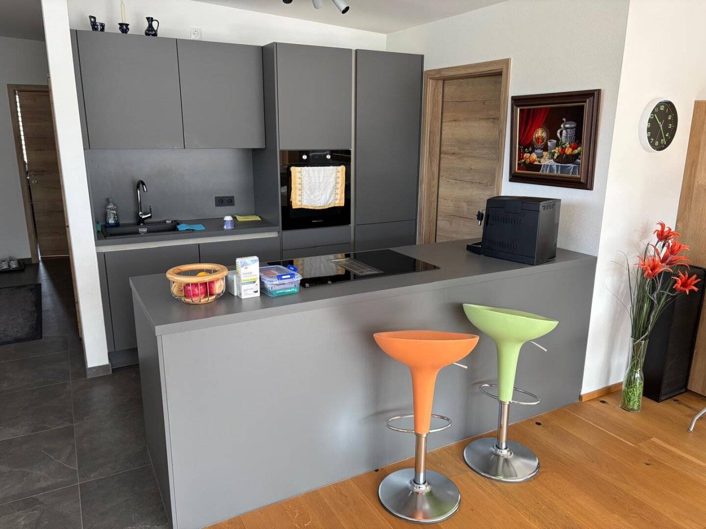 Modern 3-room top-floor apartment with large terrace in Weer