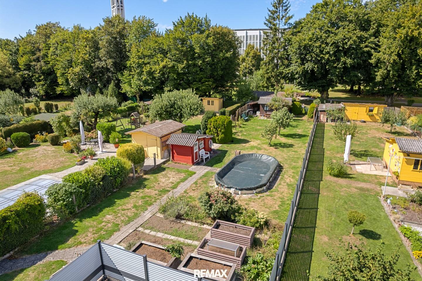 Großzügige Gartenidylle mit Wohnhaus &amp; Pool in Linz-Keferfeld