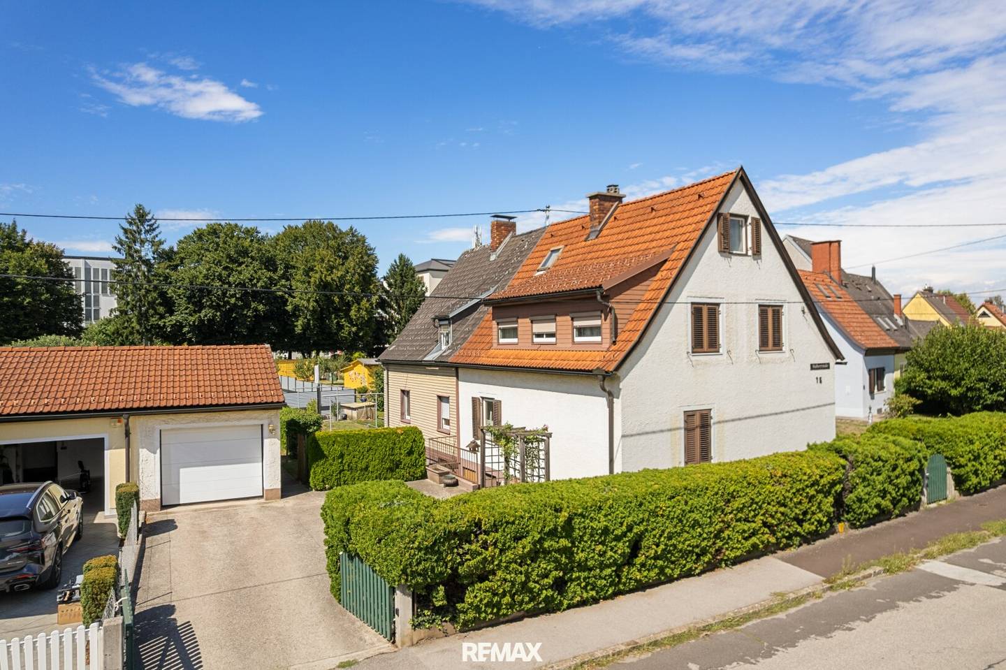 Großzügige Gartenidylle mit Wohnhaus &amp; Pool in Linz-Keferfeld