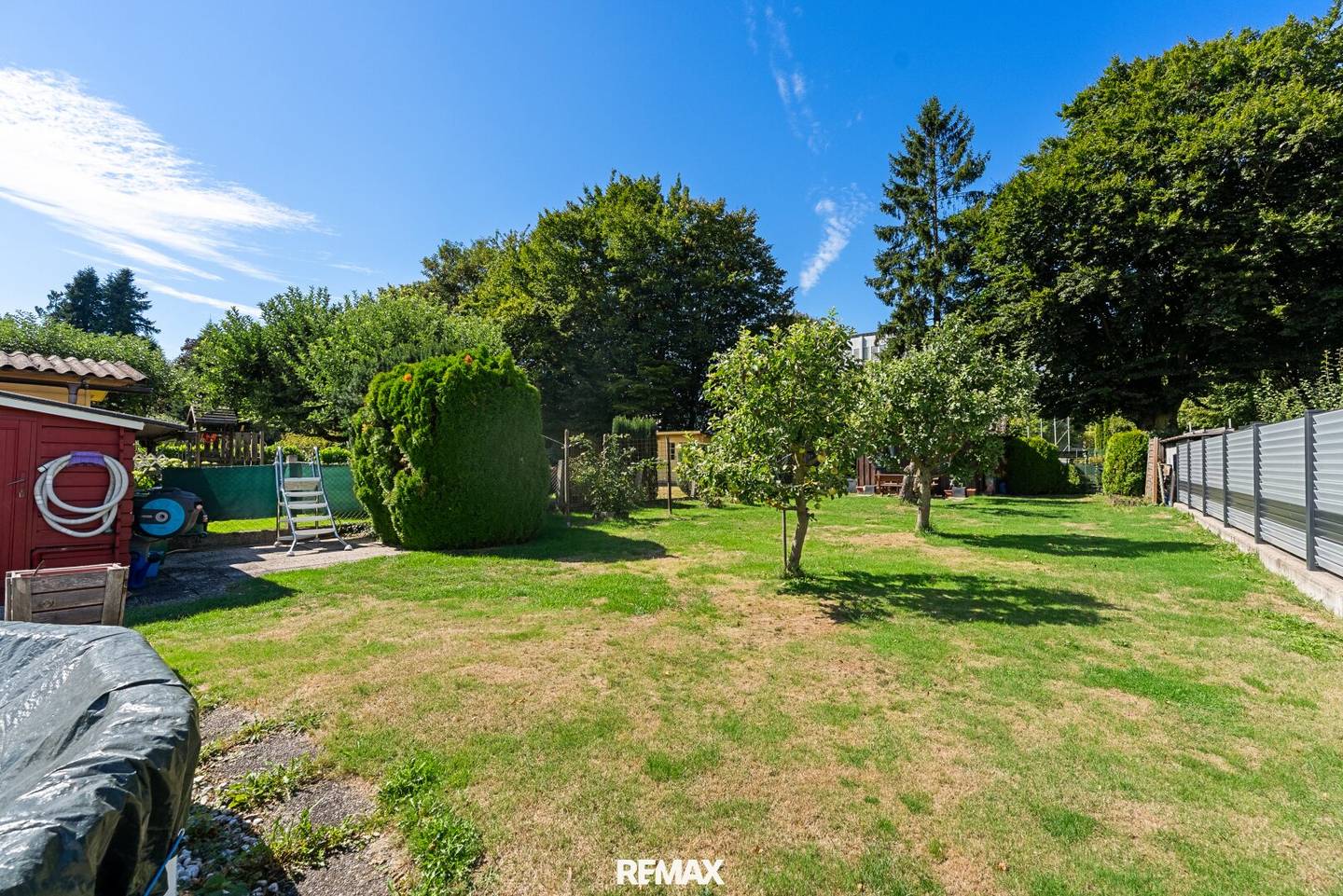 Großzügige Gartenidylle mit Wohnhaus &amp; Pool in Linz-Keferfeld