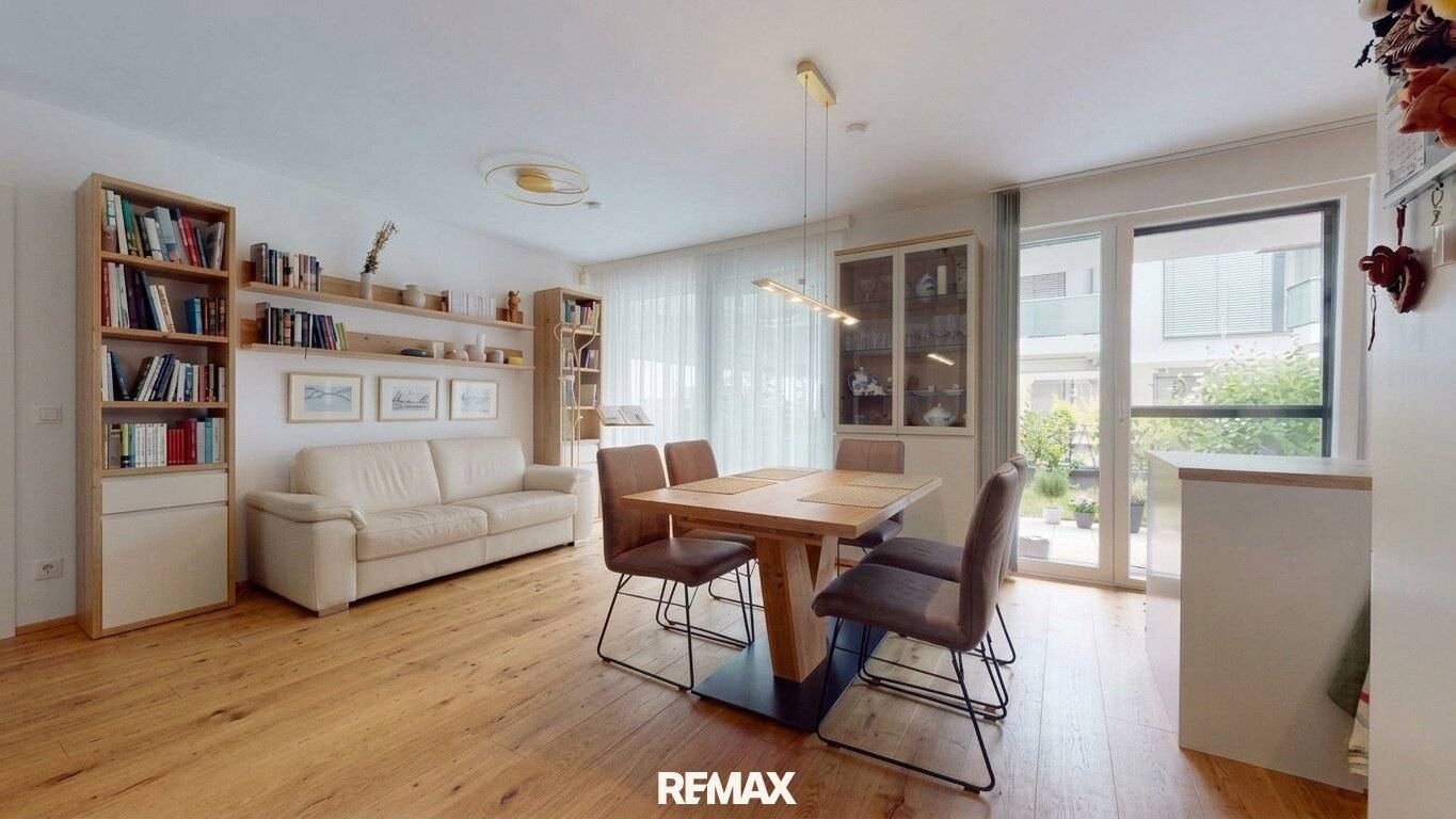Courtyard-facing garden apartment near Benjowskipark by Siegesplatz/Asperner Löwe