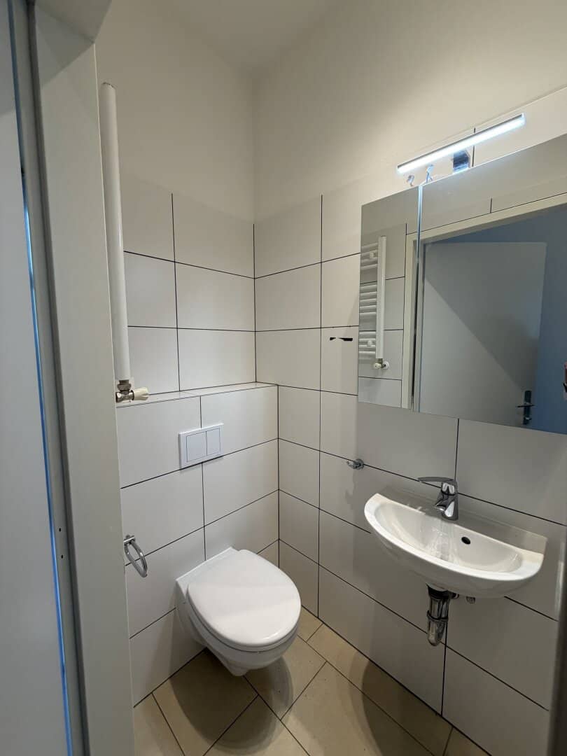 Compact 1-room apartment!