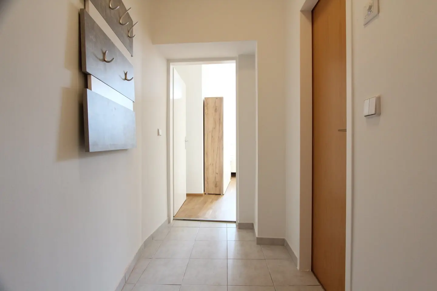 Kurzzeitvermietung! Sonnige, schön möblierte 1-Zimmer-Wohnung in zentraler Lage!