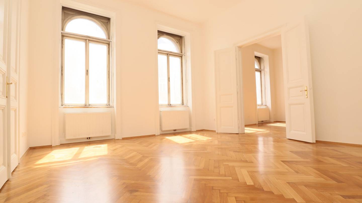 Like-new Urban Living!
