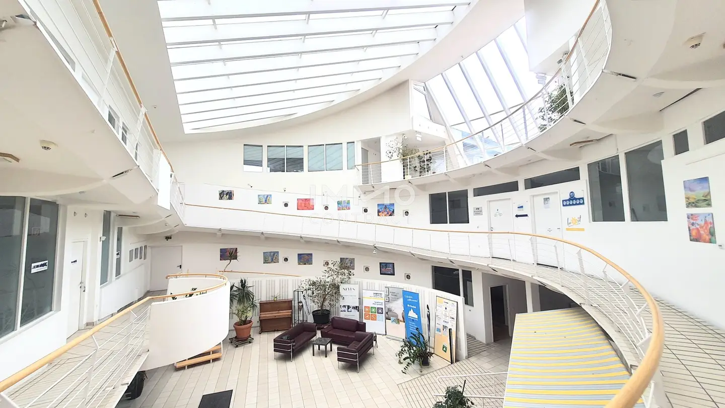 Einzelbüro 11m², All-Inklusive Miete (inkl. BK, Heizung, Strom, Parkplatz nach Verfügbarkeit)
