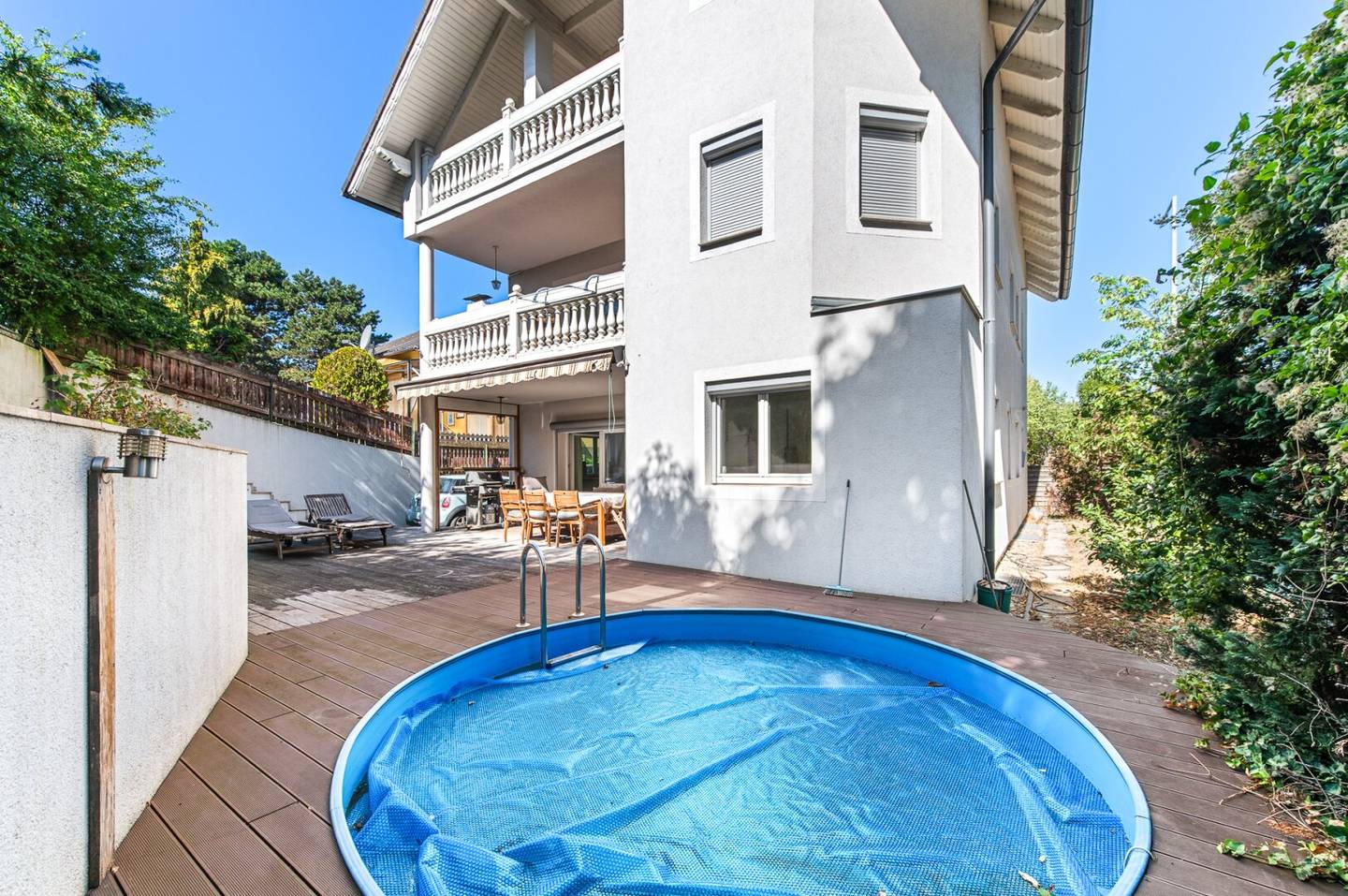 House in good city location with plenty of space and urban infrastructure