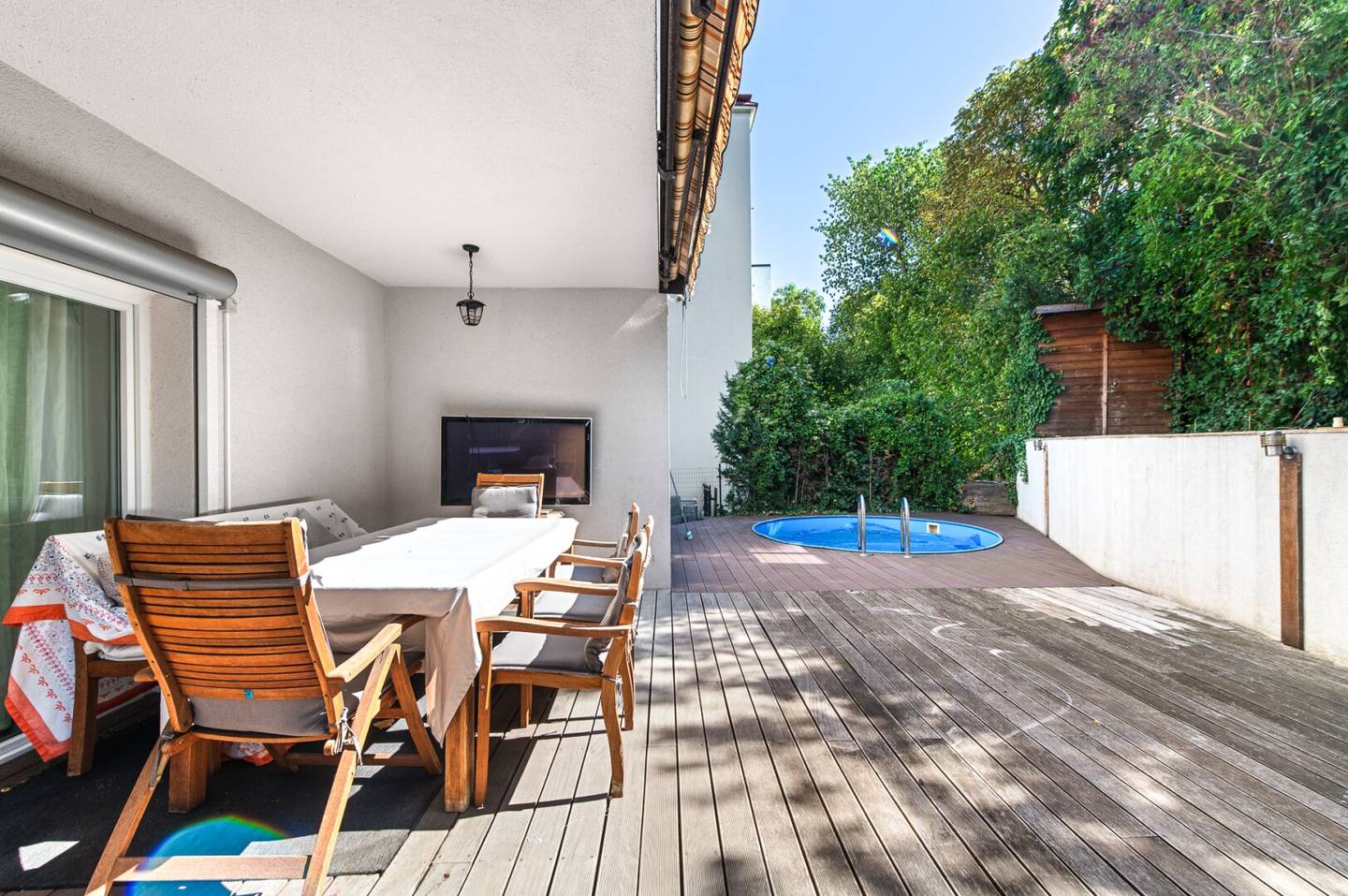 House in good city location with plenty of space and urban infrastructure
