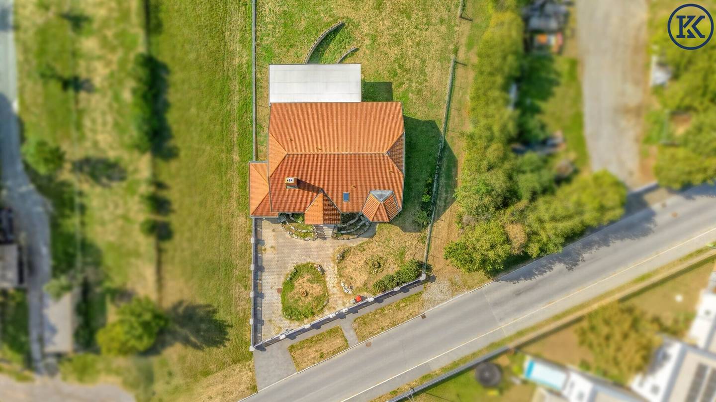 Traumgrundstück auf 2.345 m²: Großzügiges Einfamilienhaus in Neutal mit viel Potenzial und Charakter