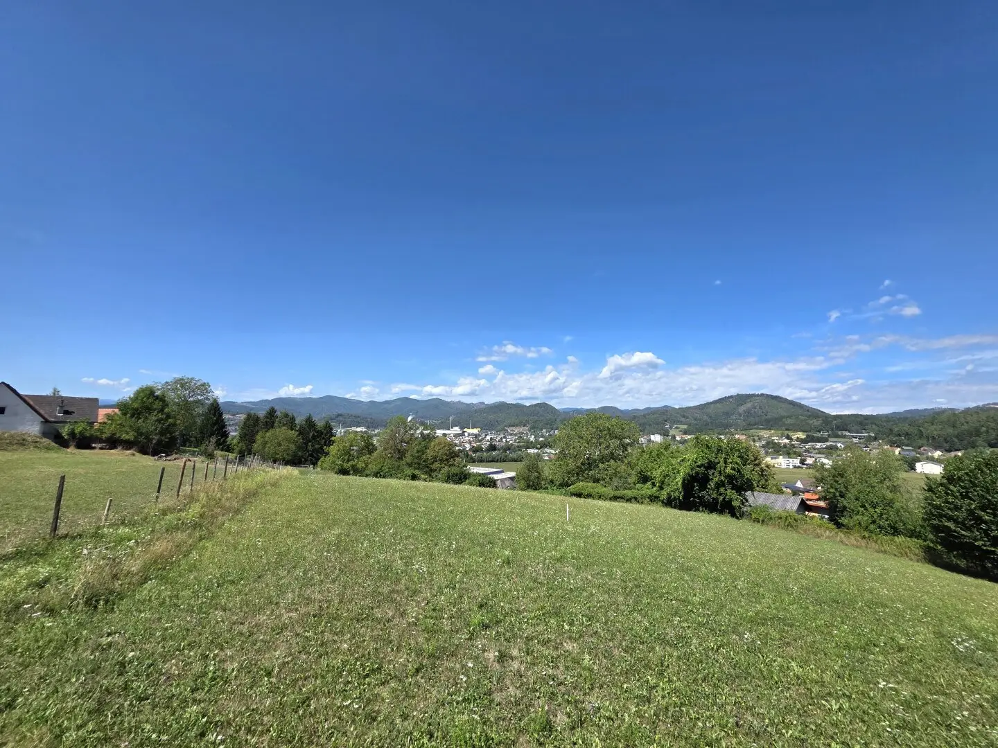 Sonnige Baugrundstücke mit Weitblick - Platz für 2 Häuser!