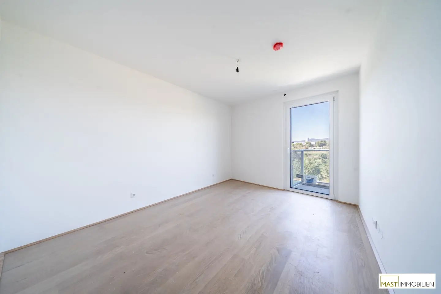 2-room apartment with green view available from December