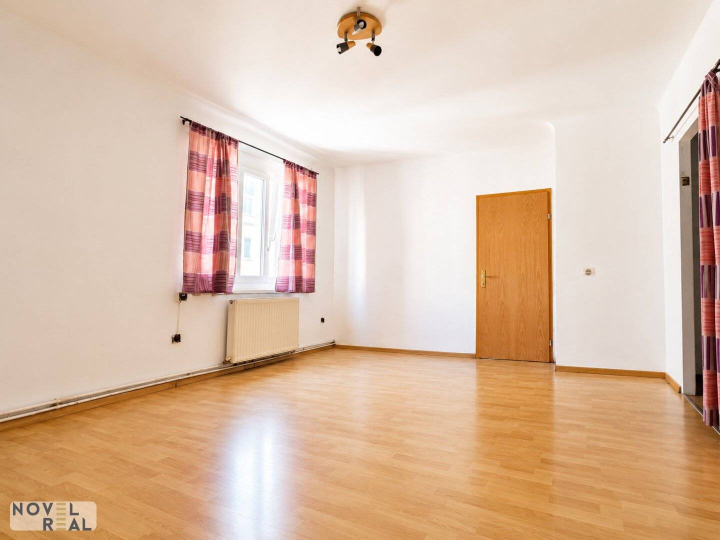 Großzügige 2-Zimmer-Wohnung mit Loggia & viel Gestaltungspotenzial – ausgezeichnete Lage in 1210 Wien